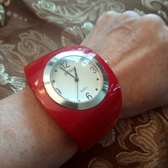 Watch - Picture 2 of 5